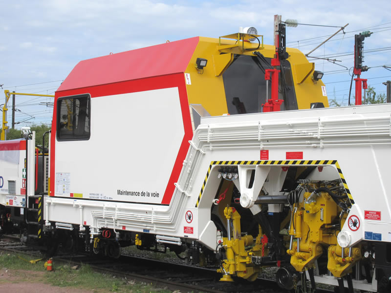 Konstruktion und Fertigung von Kabinen für Schienenfahrzeuge